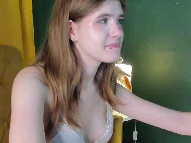 AngelinaLing webcam