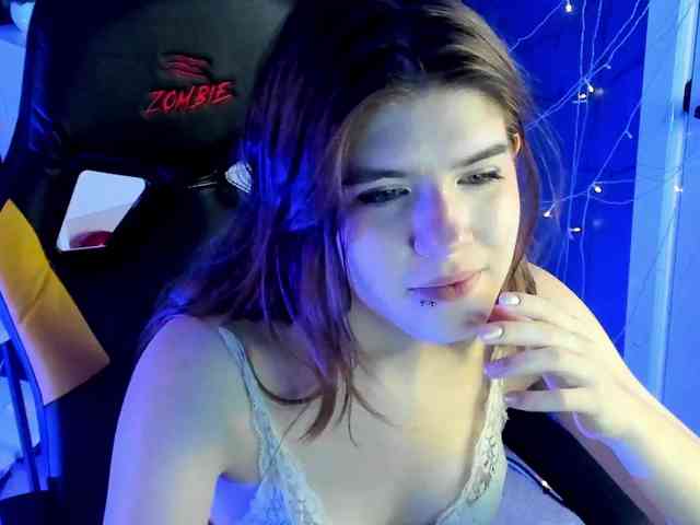 AngelinaLing webcam