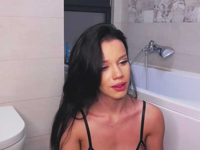 LunnaHayses live cam on BongaCams