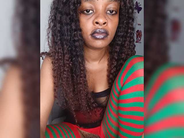 Yadah live cam on BongaCams