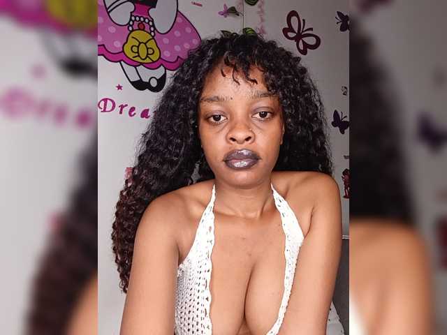 Yadah live cam on BongaCams