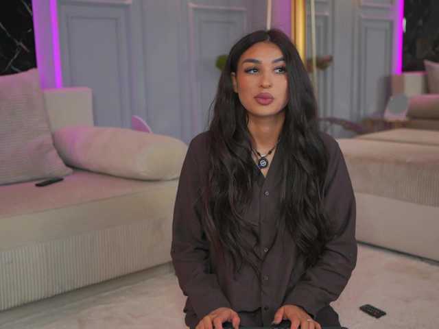EmmaNoor live cam on BongaCams