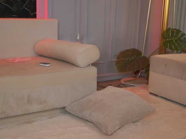 EmmaNoor, live now on BongaCams