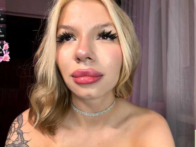 isabelluck1 live cam on BongaCams