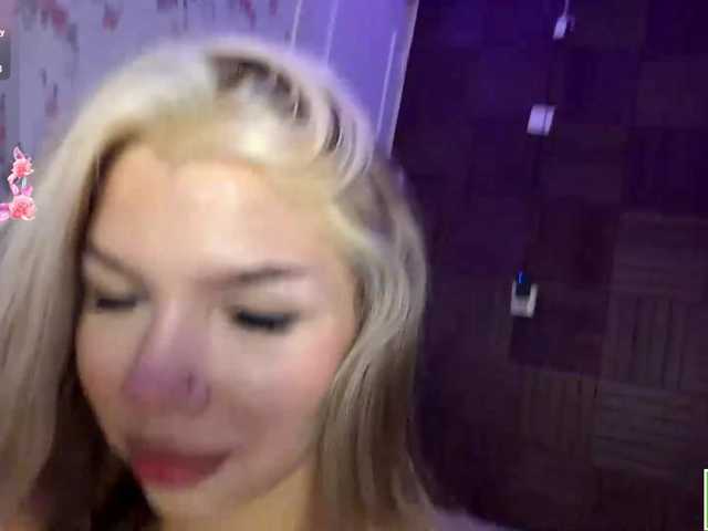 isabelluck1 live cam on BongaCams