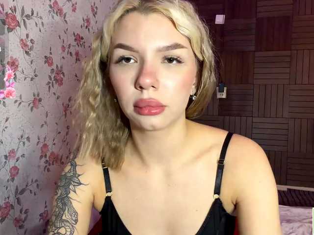 isabelluck1 live cam on BongaCams