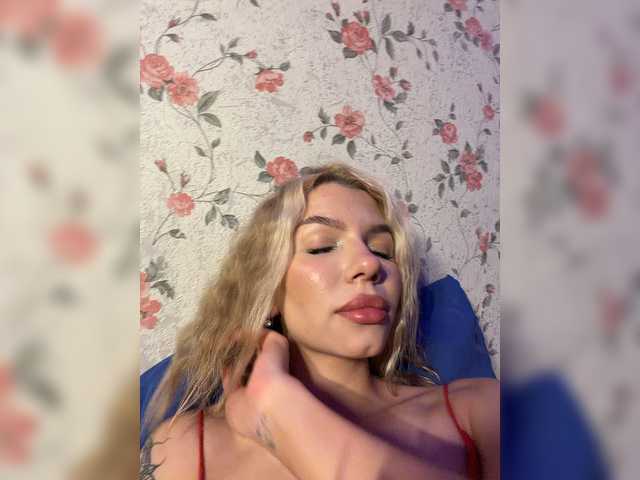 isabelluck1 live cam on BongaCams