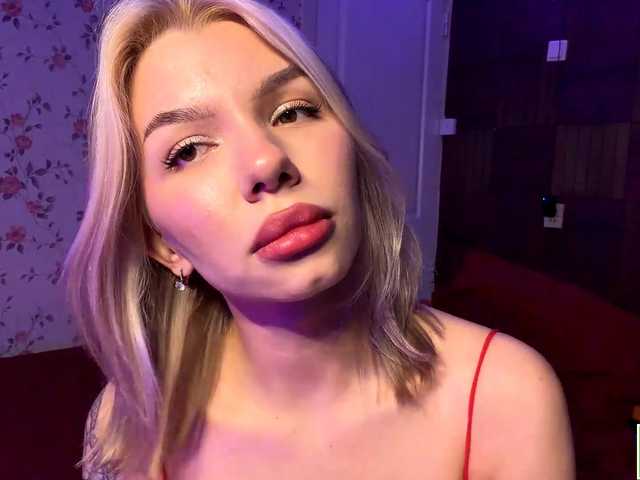 isabelluck1 live cam on BongaCams
