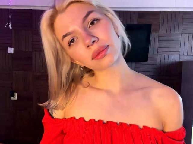isabelluck1 live cam on BongaCams