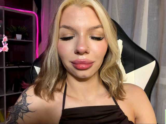 isabelluck1 live cam on BongaCams
