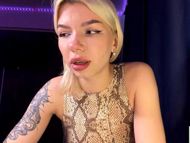 isabelluck1 live cam on BongaCams