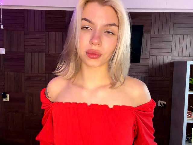isabelluck1 live cam on BongaCams