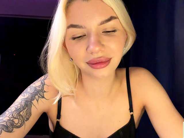 isabelluck1 live cam on BongaCams