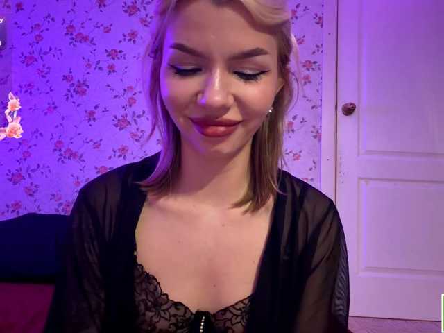 isabelluck1, live now on BongaCams