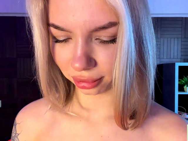 isabelluck1 live cam on BongaCams