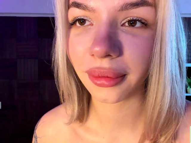 isabelluck1 live cam on BongaCams