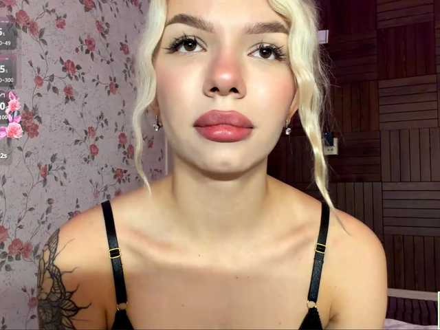 isabelluck1 live cam on BongaCams