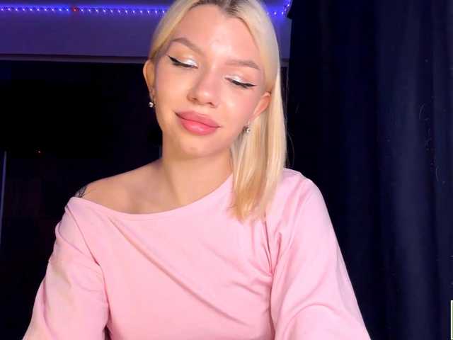 isabelluck1 live cam on BongaCams