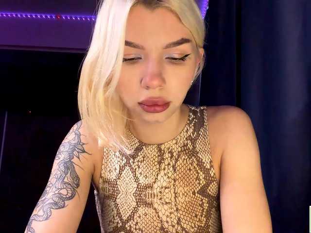 isabelluck1 live cam on BongaCams