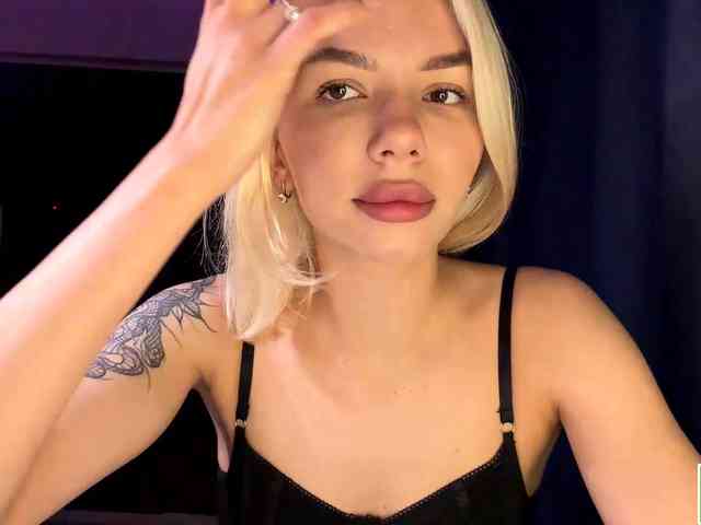 Model: isabelluck1