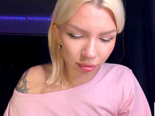 Model: isabelluck1