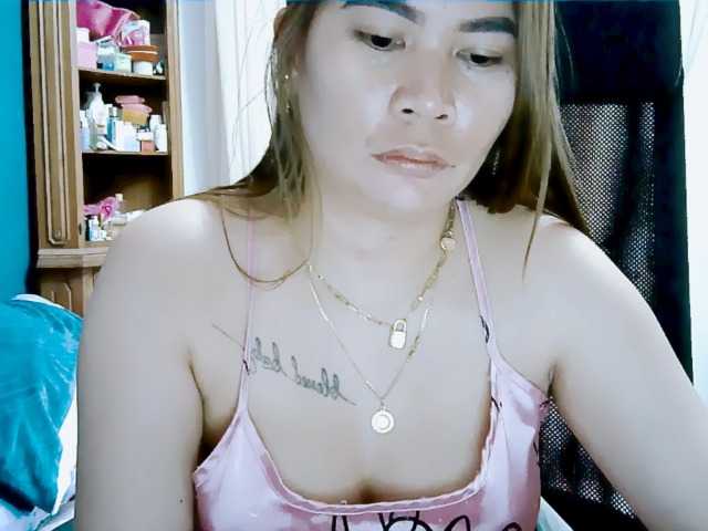 GoddessMia live cam preview