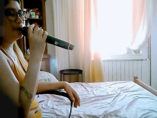 GoddessMia live cam on BongaCams