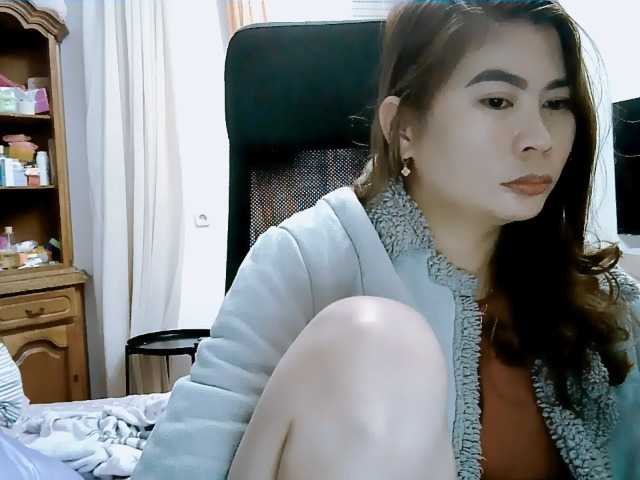 GoddessMia live cam on BongaCams