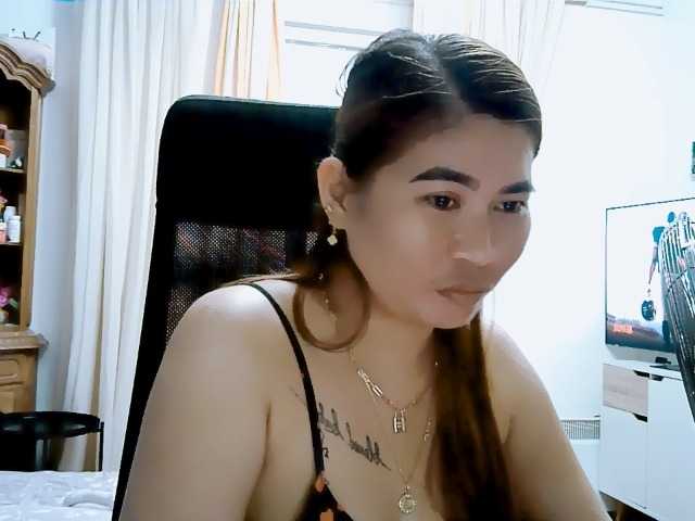 GoddessMia live cam on BongaCams