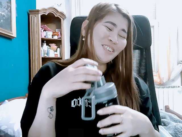 GoddessMia live cam on BongaCams