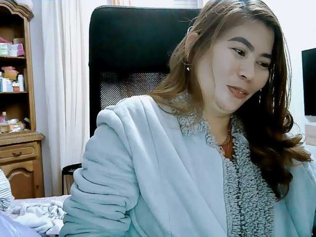 GoddessMia, live now on BongaCams