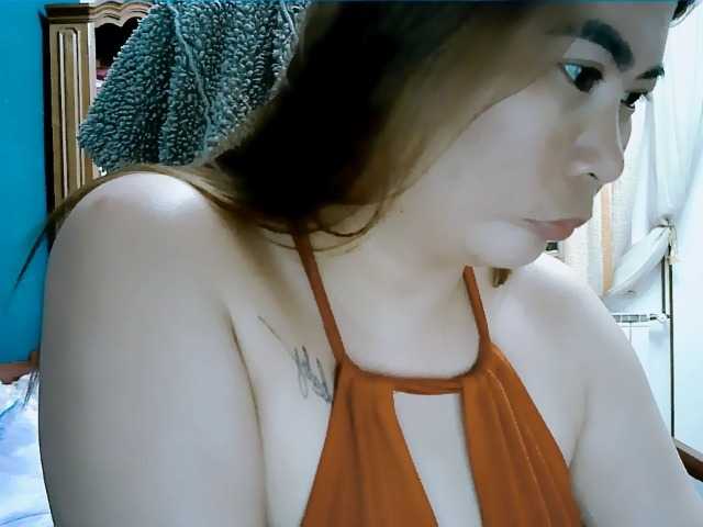 GoddessMia live cam on BongaCams