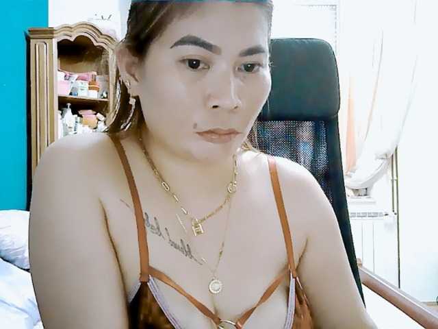 GoddessMia live cam on BongaCams