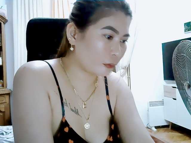 GoddessMia live cam on BongaCams