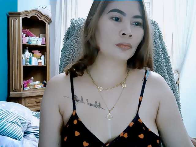 GoddessMia live cam on BongaCams
