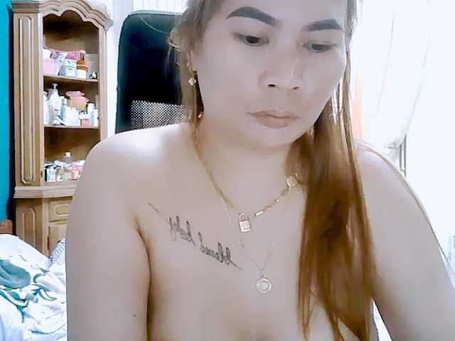 GoddessMia live cam on BongaCams