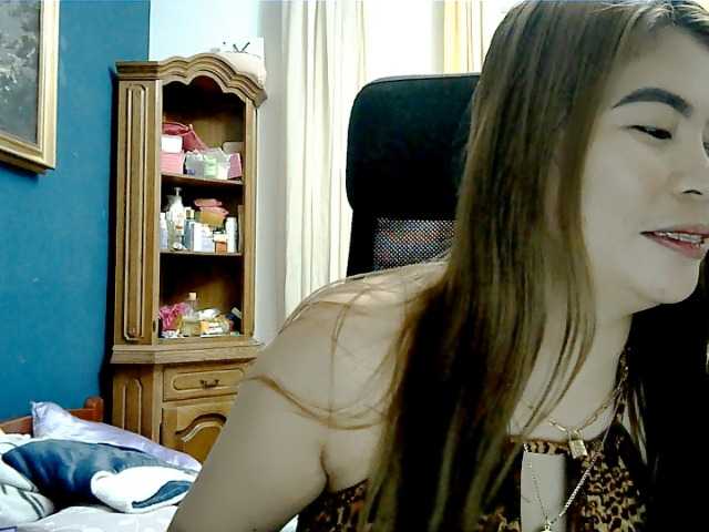 GoddessMia live cam on BongaCams