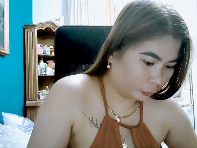 GoddessMia live cam on BongaCams