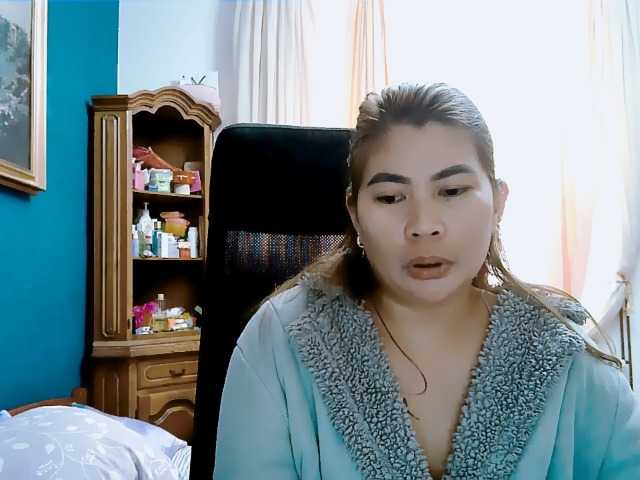 GoddessMia live cam on BongaCams