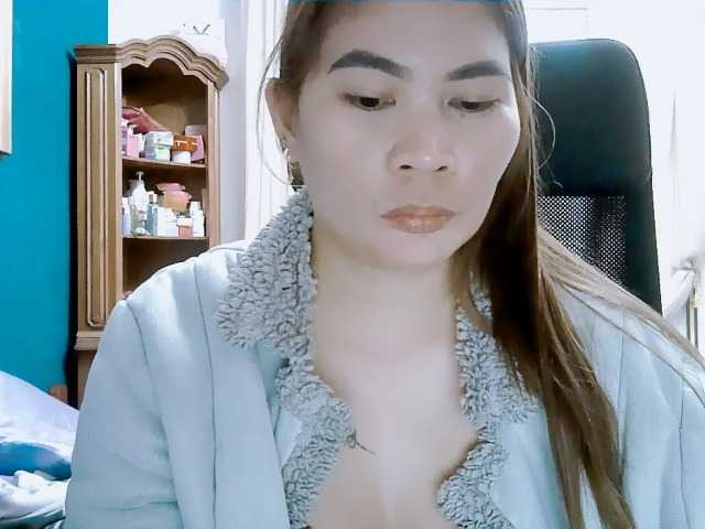 GoddessMia live cam on BongaCams