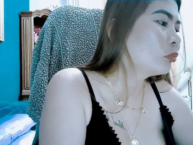 GoddessMia live cam on BongaCams