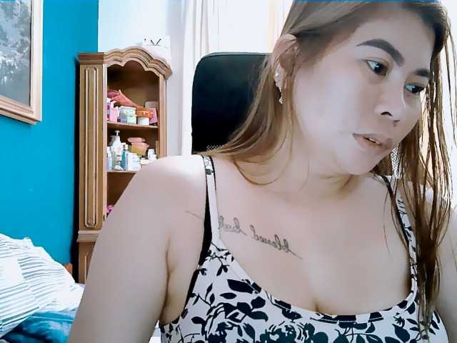 GoddessMia live cam on BongaCams