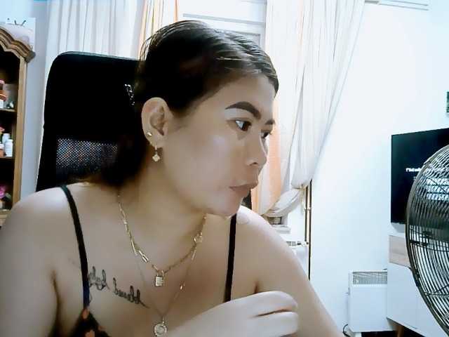 GoddessMia live cam on BongaCams