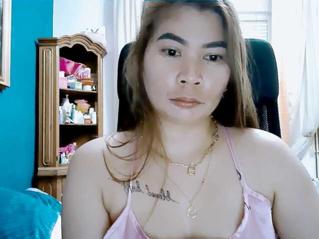 GoddessMia live cam on BongaCams
