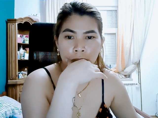 GoddessMia live cam on BongaCams