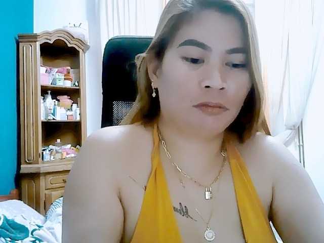 GoddessMia live cam on BongaCams