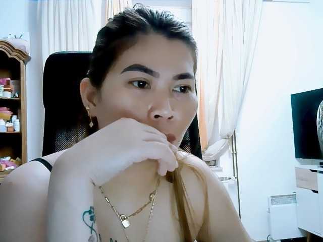 GoddessMia live cam on BongaCams