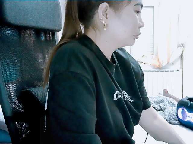 GoddessMia live cam on BongaCams