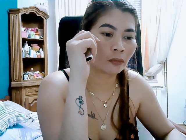 GoddessMia live cam on BongaCams