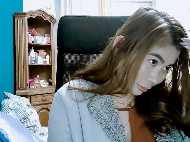 GoddessMia live cam on BongaCams